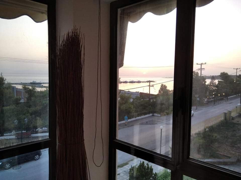 Super View Seafront Apartment Nea Michaniona Exterior photo